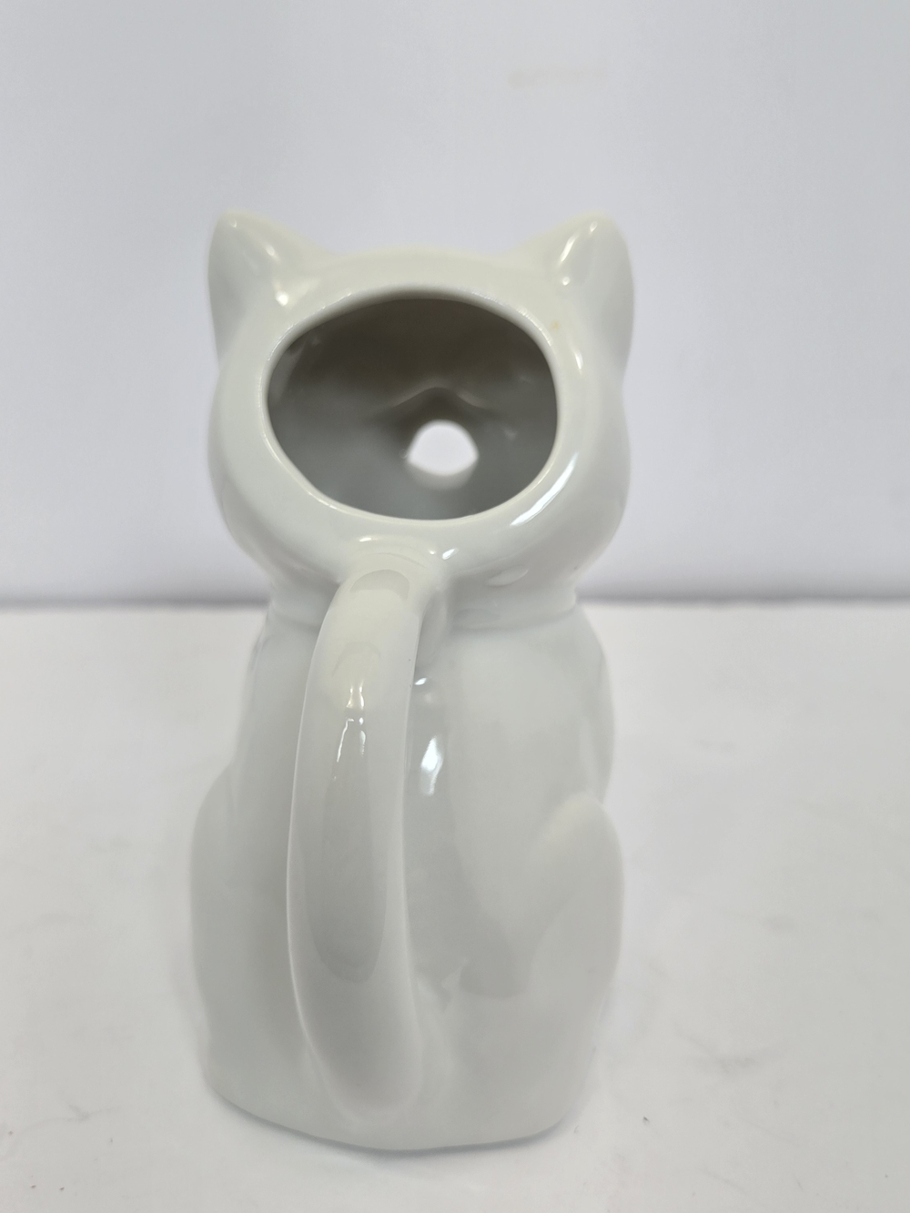 Pier 1 Imports Vintage Cat-shaped Creamer Pitcher White Glazed Ceramic/Porcelain - Picture 3 of 6